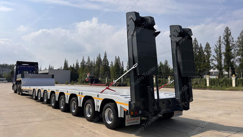 Self-steering Multi axles lowbed trailer