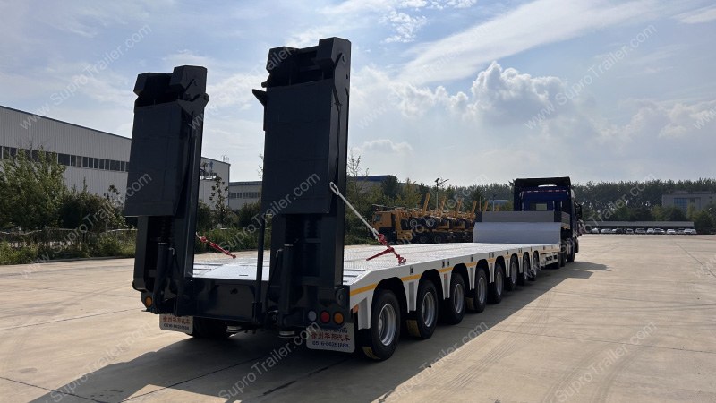 Self-steering Multi axles lowbed trailer