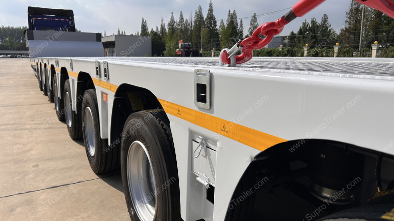 Self-steering Multi axles lowbed trailer